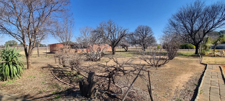 6 Bedroom Property for Sale in Roodewal Free State